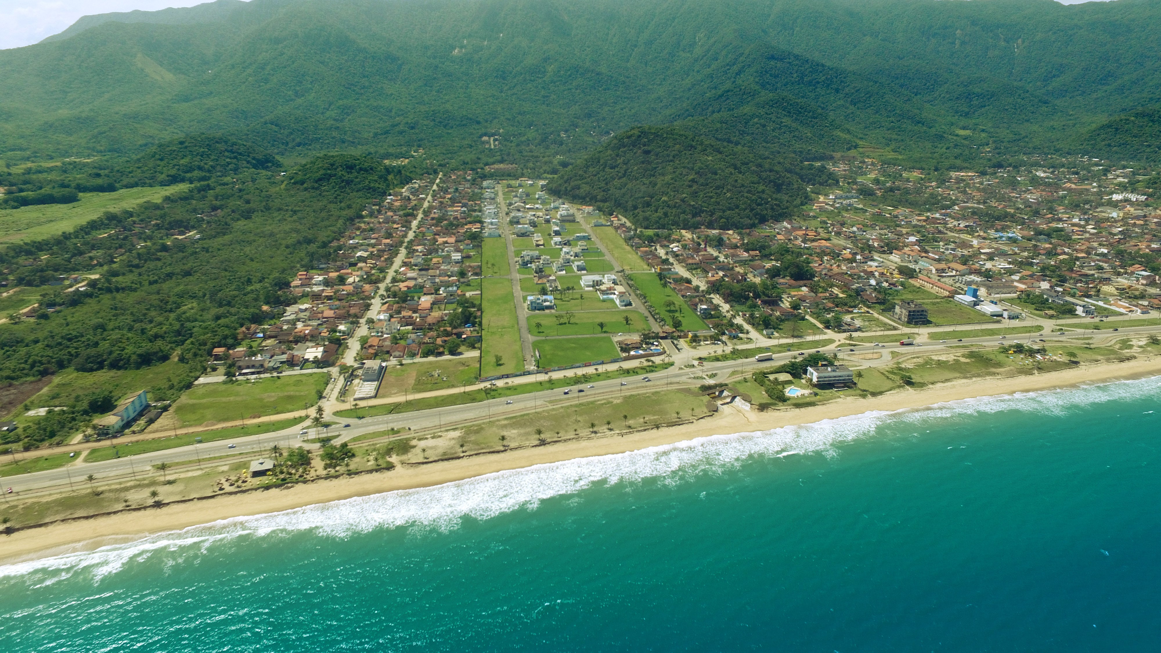 Costa Nova Residencial Club, loteamento fechado de frente para a praia Massaguaçu Caraguatatuba